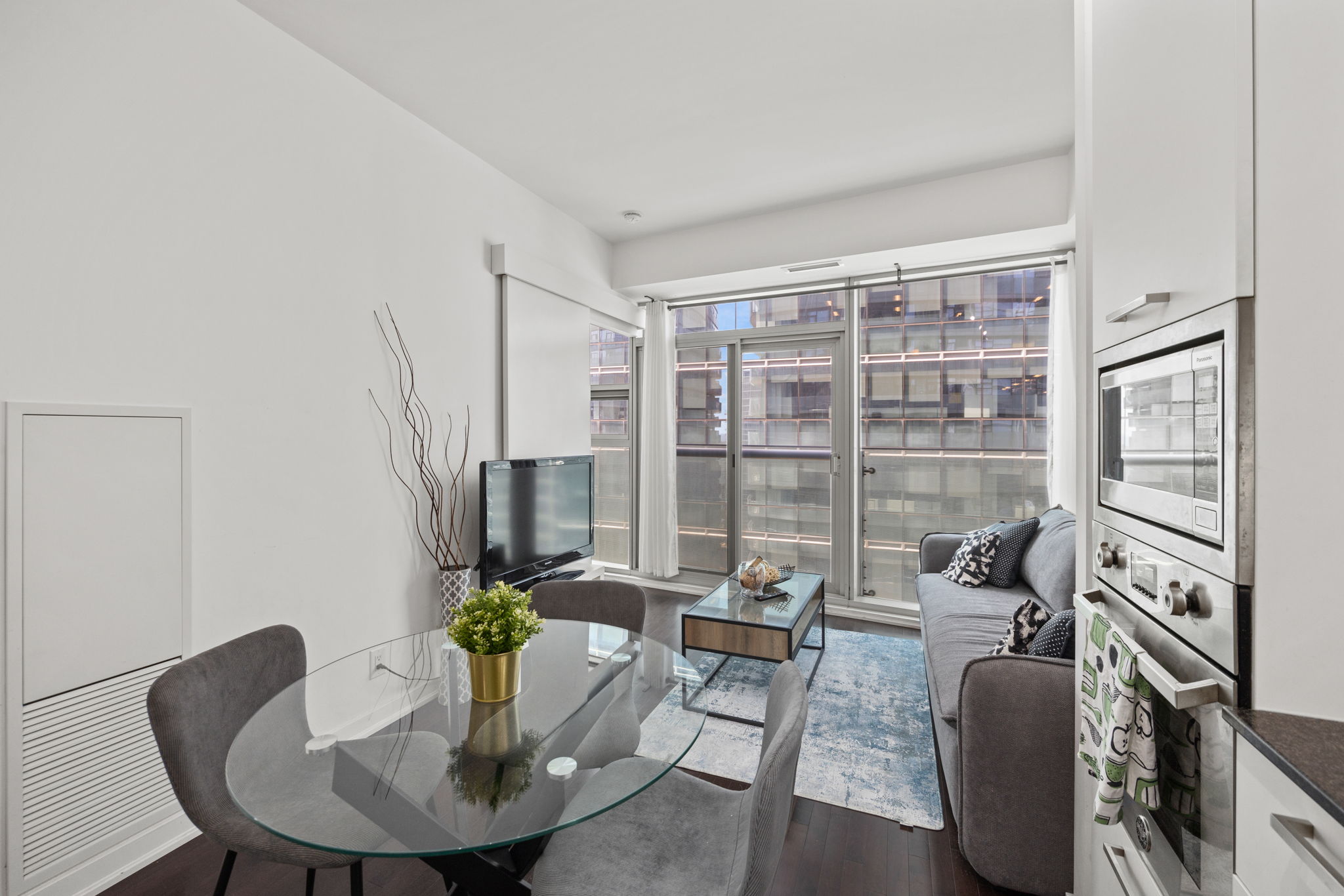 Toronto property showcase — delivered property photograph 3