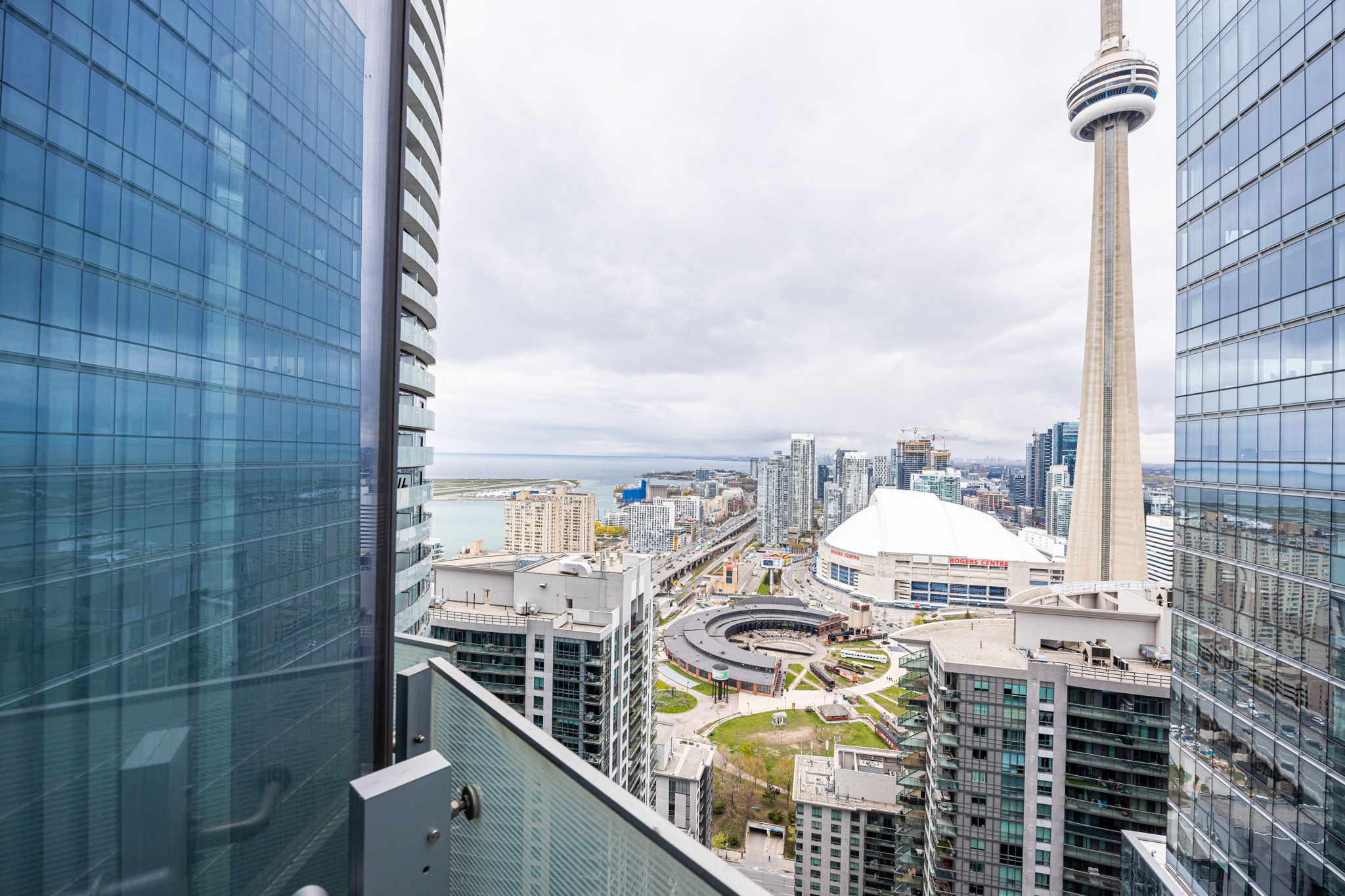 Toronto property showcase — delivered property photograph 40