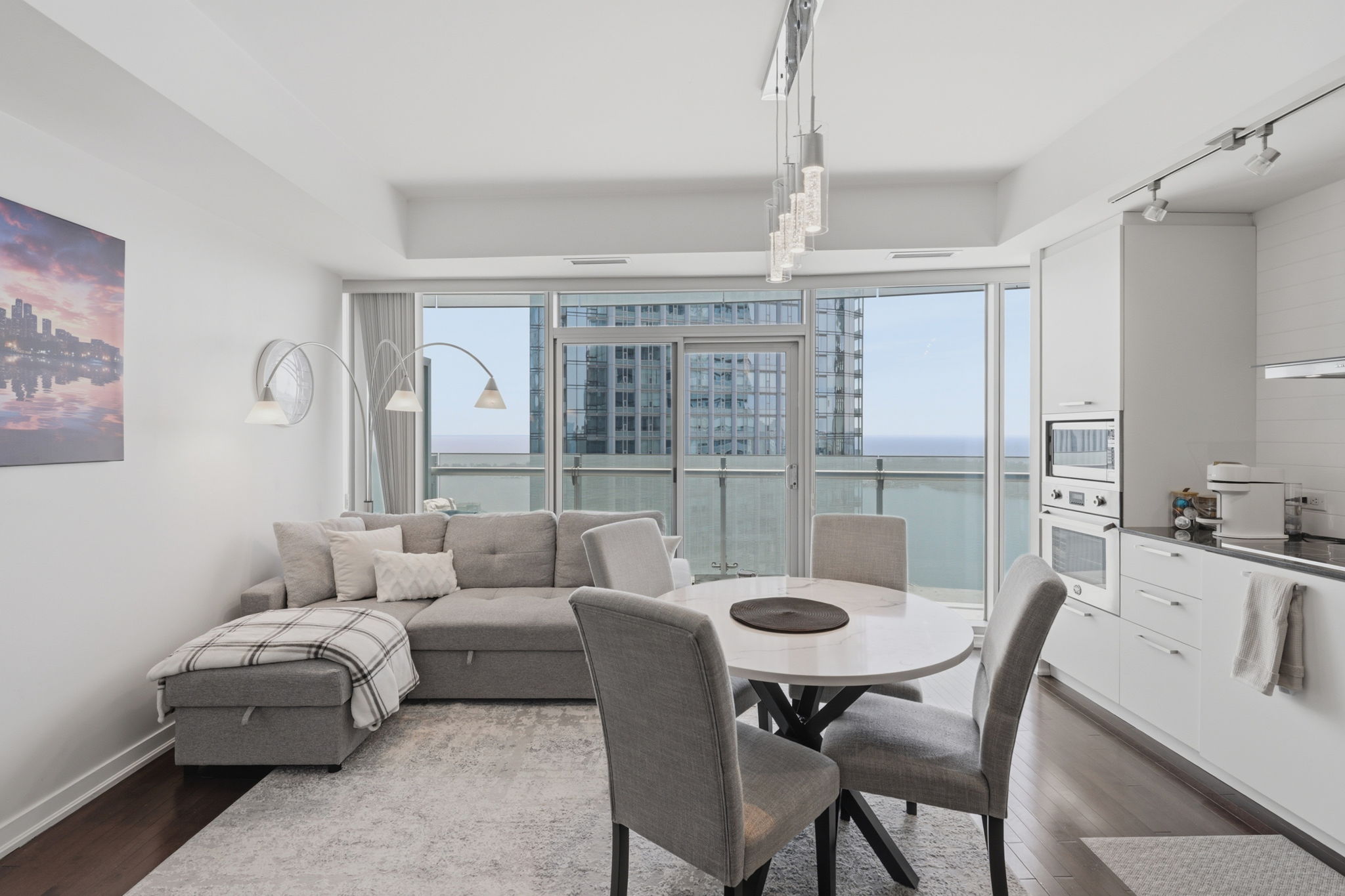 Property in Toronto — delivered property photograph 5