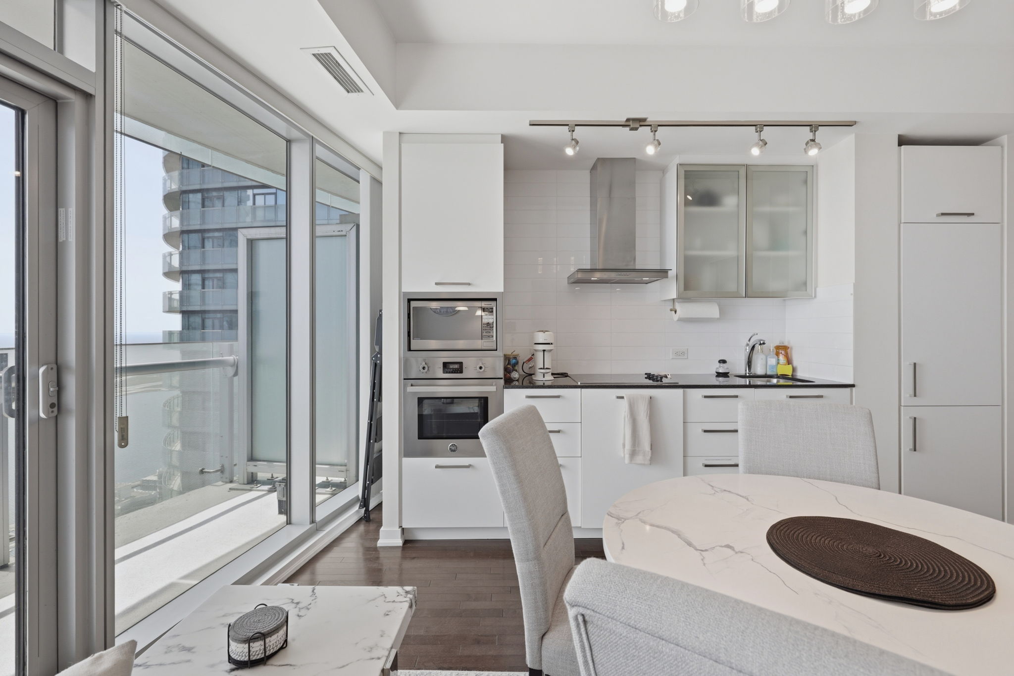Property in Toronto — delivered property photograph 8
