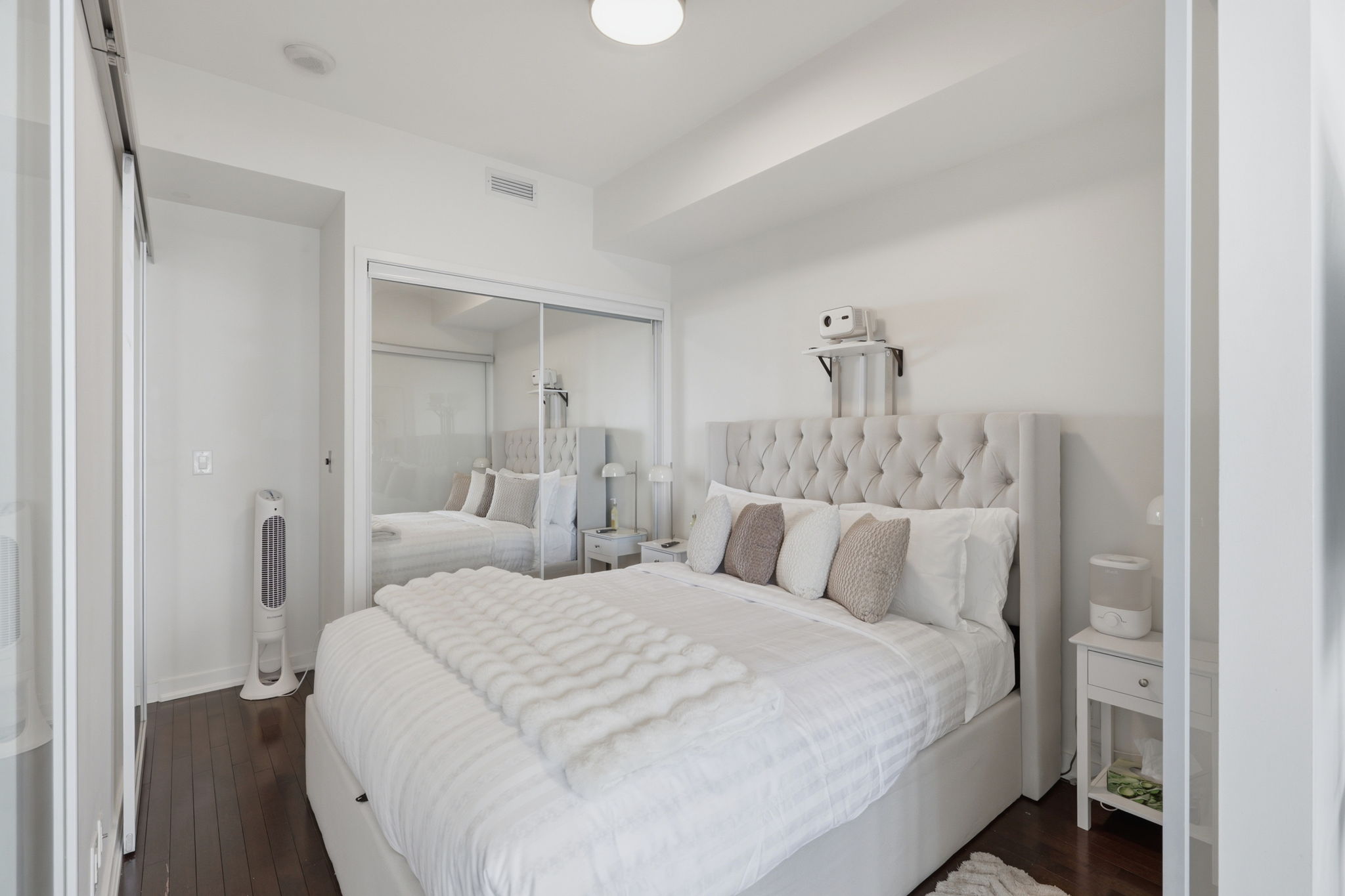 Property in Toronto — delivered property photograph 9