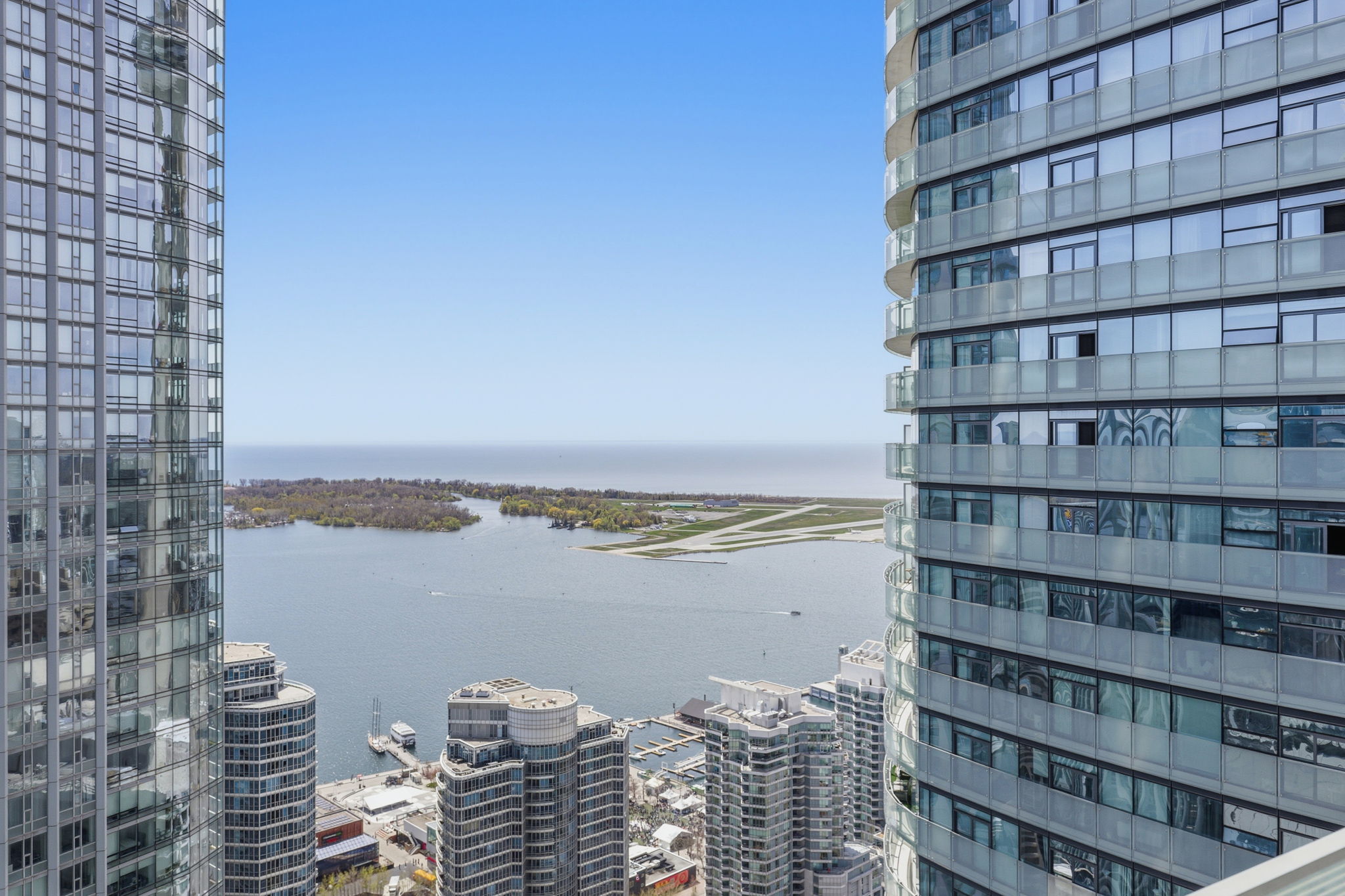 Property in Toronto — delivered property photograph 16