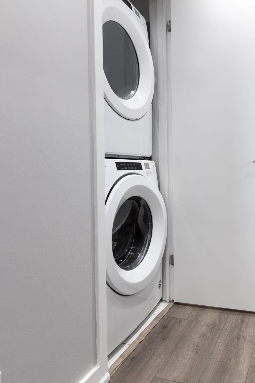 Toronto property showcase — delivered property photograph 28