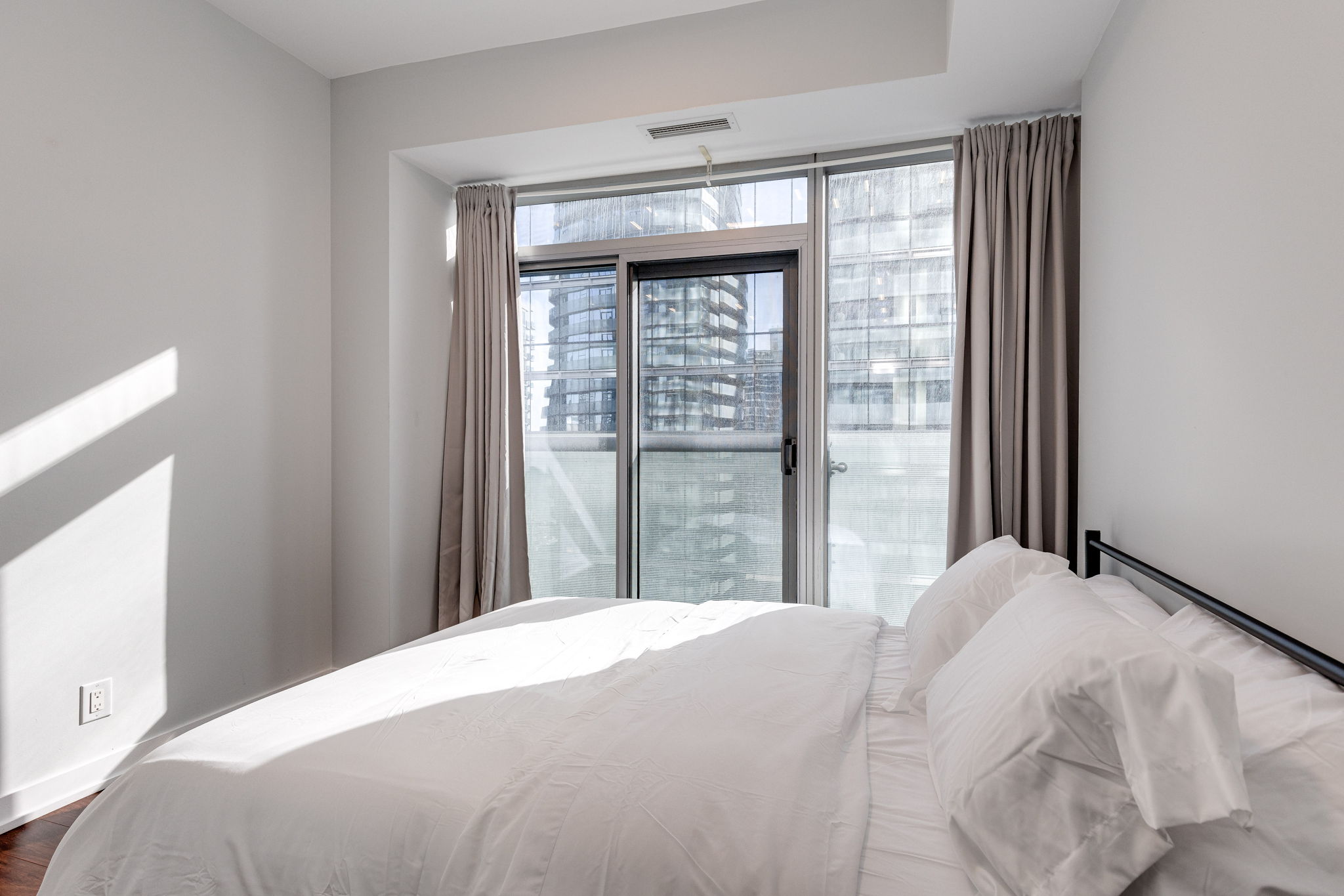 Toronto property showcase — delivered property photograph 14