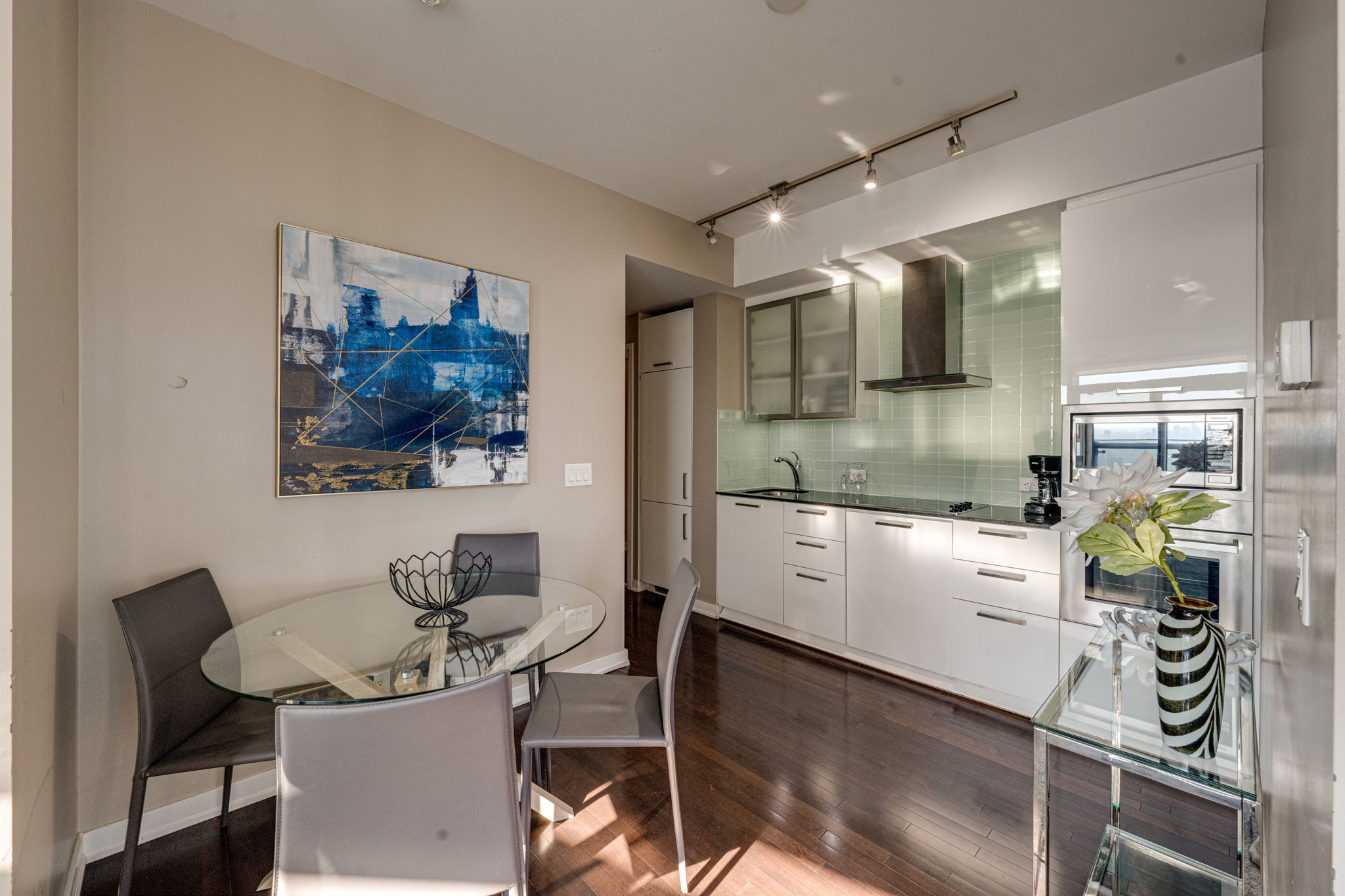 14 York St Unit 6005 Toronto, ON M5J 0B1