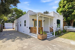 004_F8_140 2nd St
