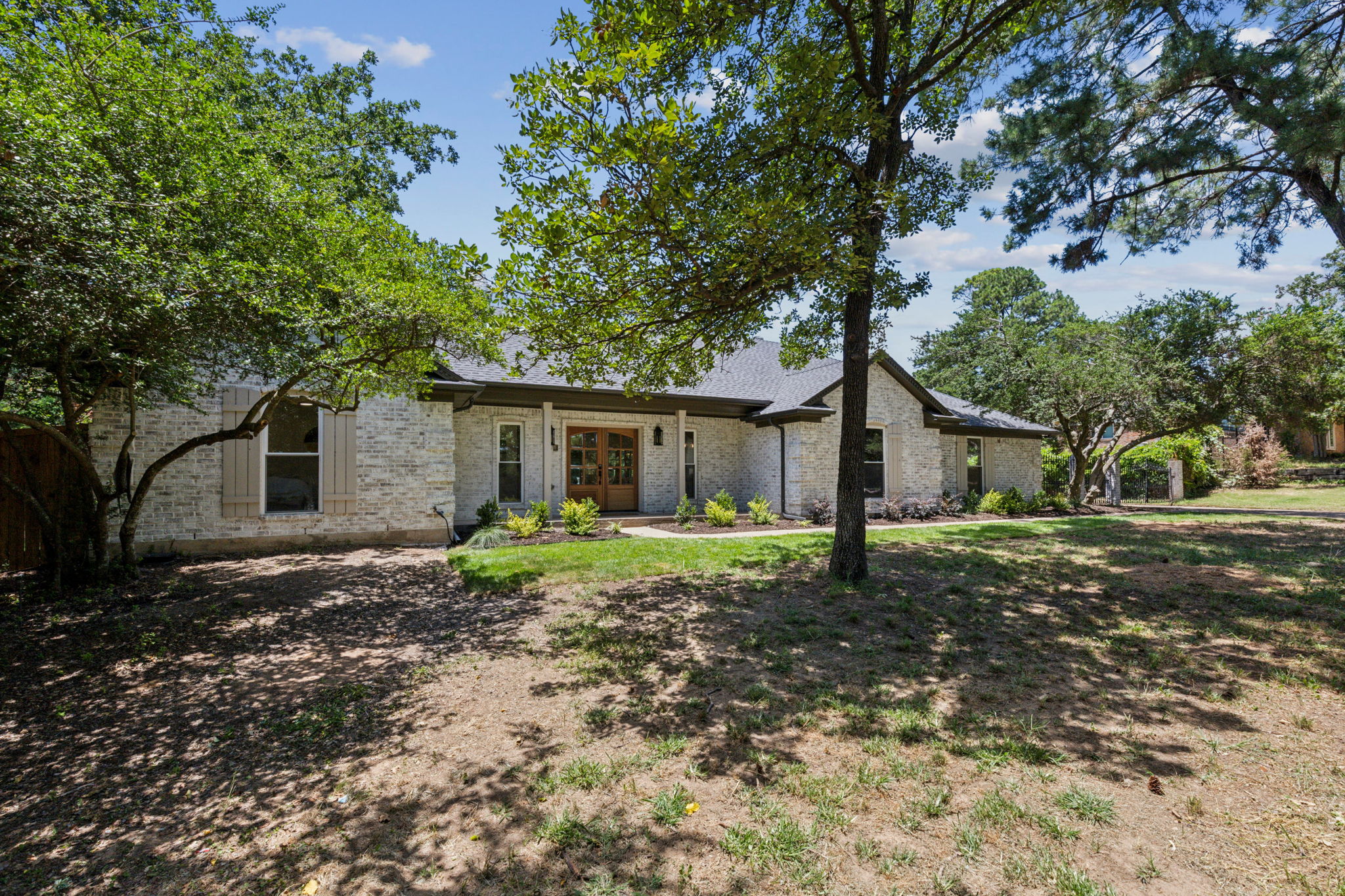 140Cedarcrest_002
