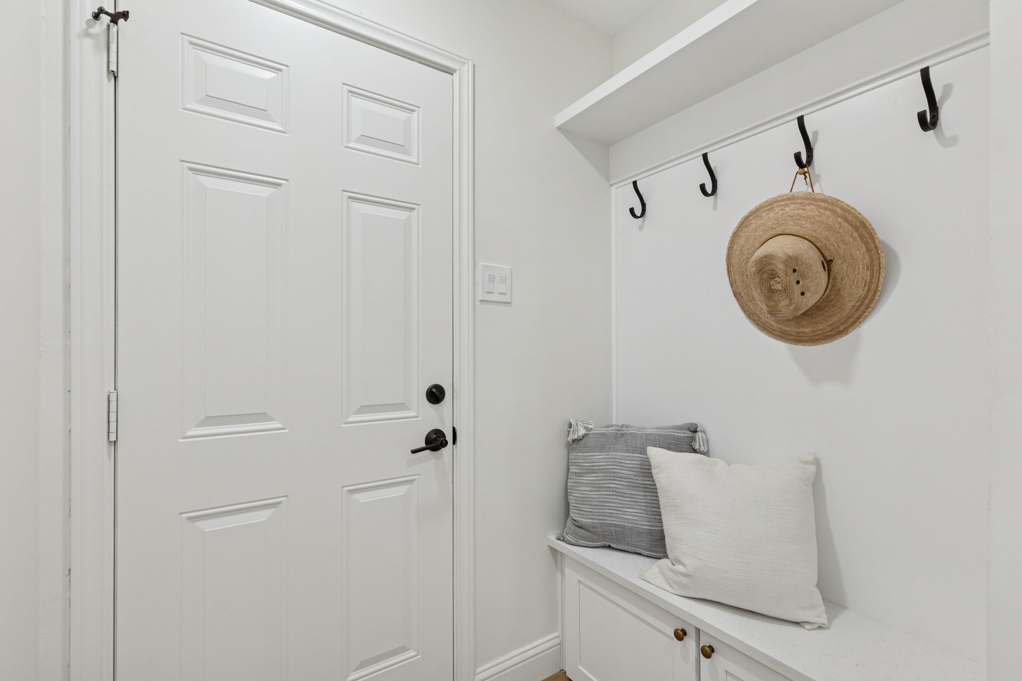 140Cedarcrest_011