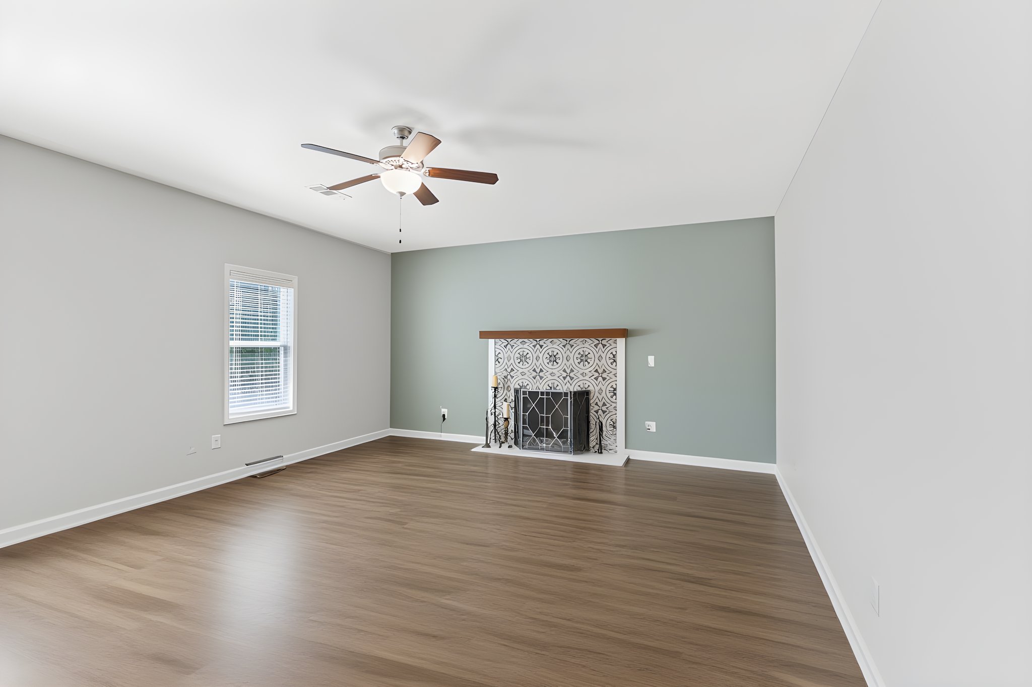 PLMG5468 furniture removed.jpeg