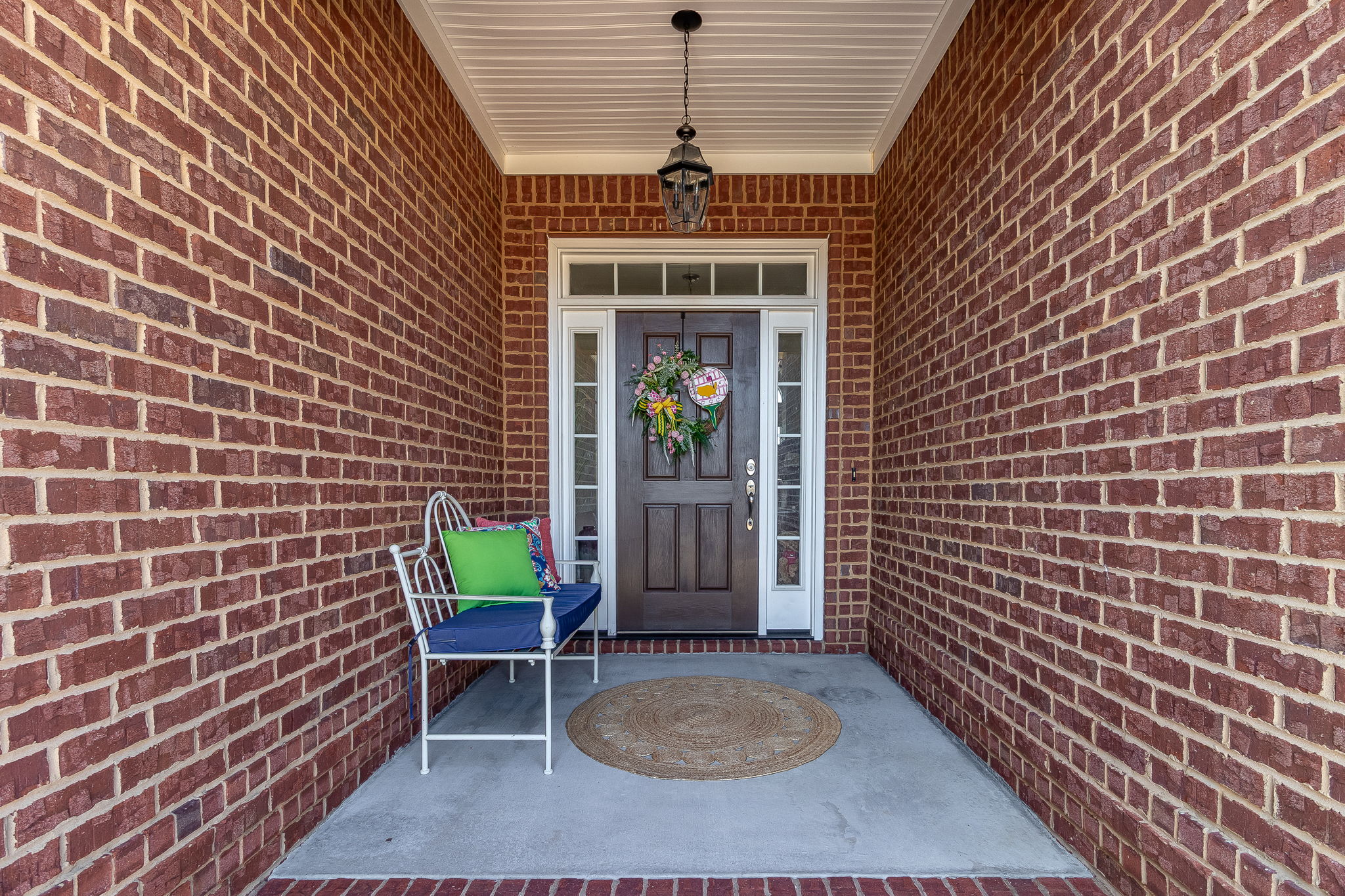 Front Porch/Entrance