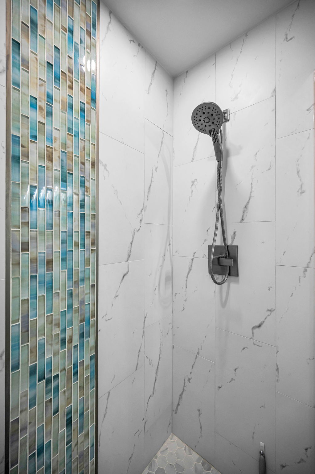 Main Level Bathroom1b