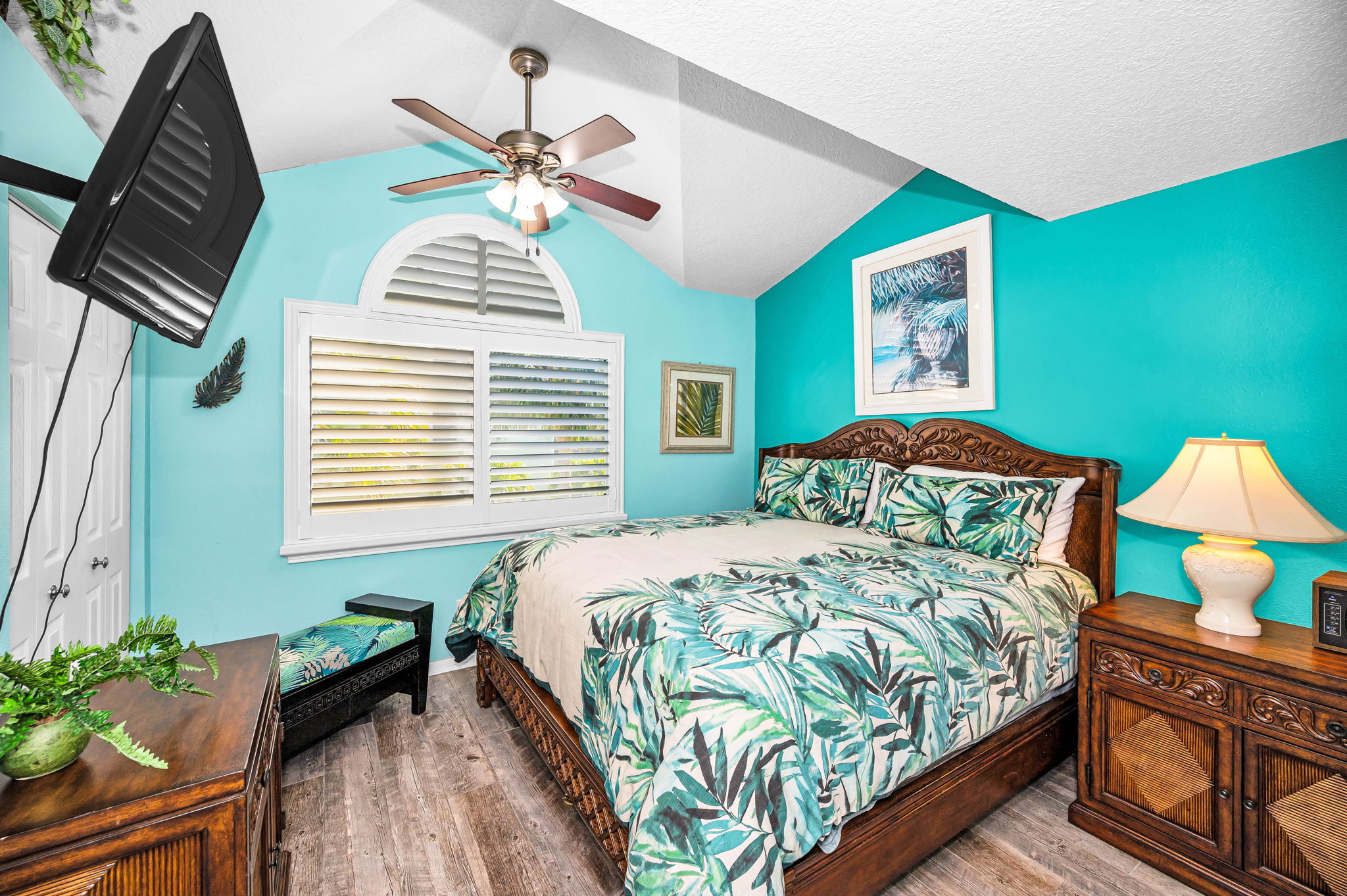 Main Level Bedroom1a