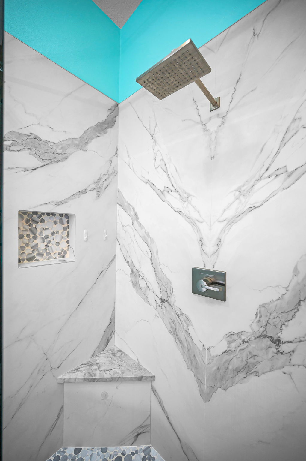 Upper Level Primary Bathroom1d