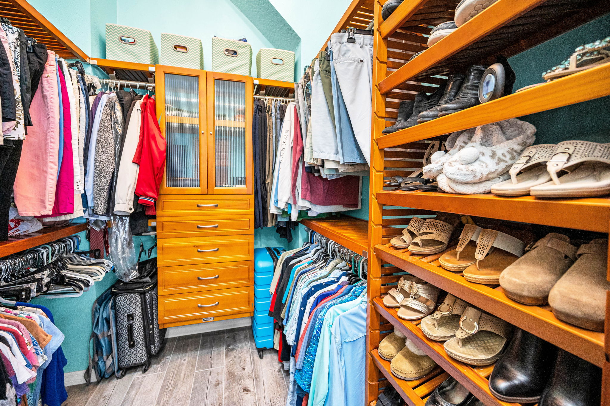 Upper Level Primary Bedroom Walk-in Closet1a