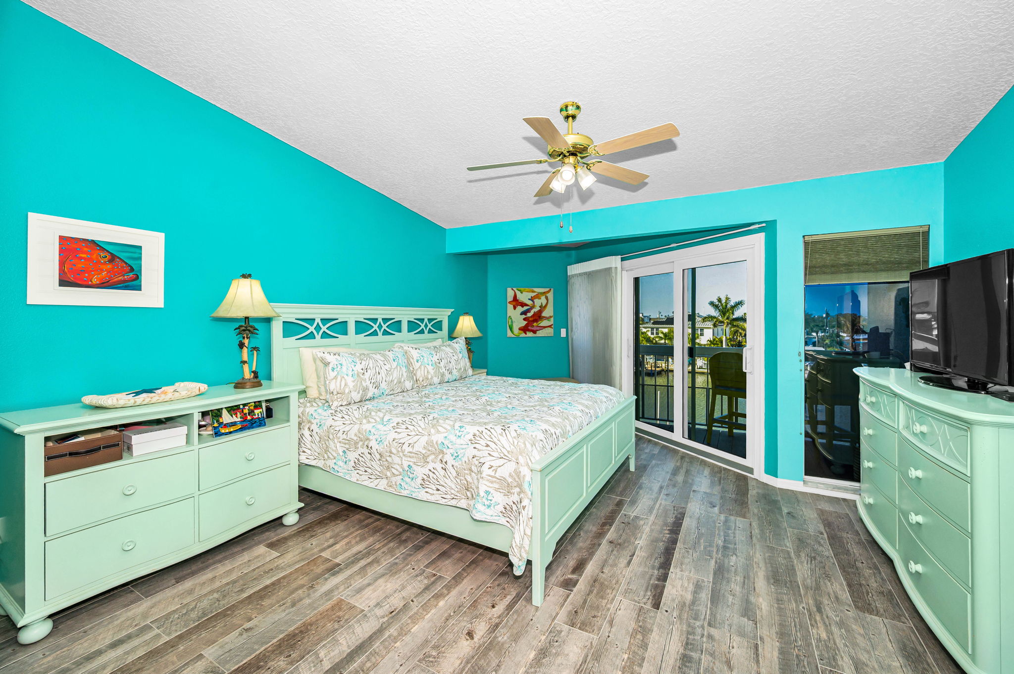 Upper Level Primary Bedroom1a