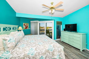 Upper Level Primary Bedroom1c