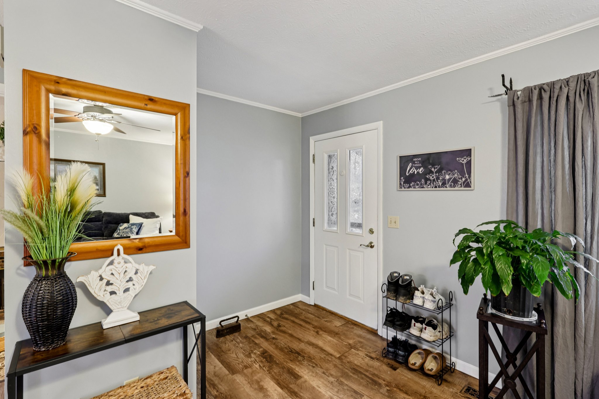 Parkhall Dr-S0503-008.jpg