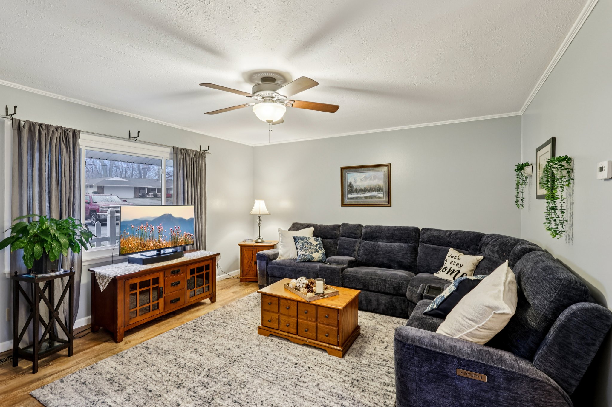 Parkhall Dr-S0503-009.jpg