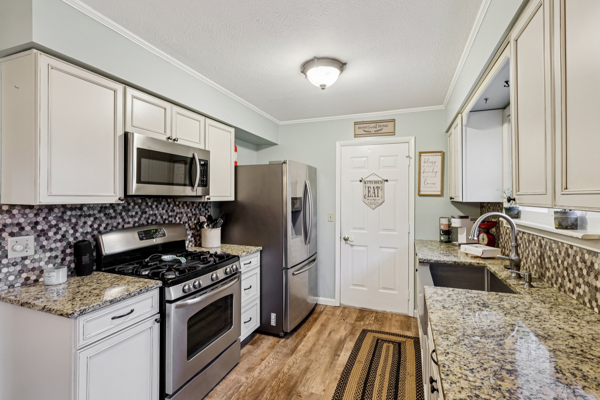 Parkhall Dr-S0503-017.jpg