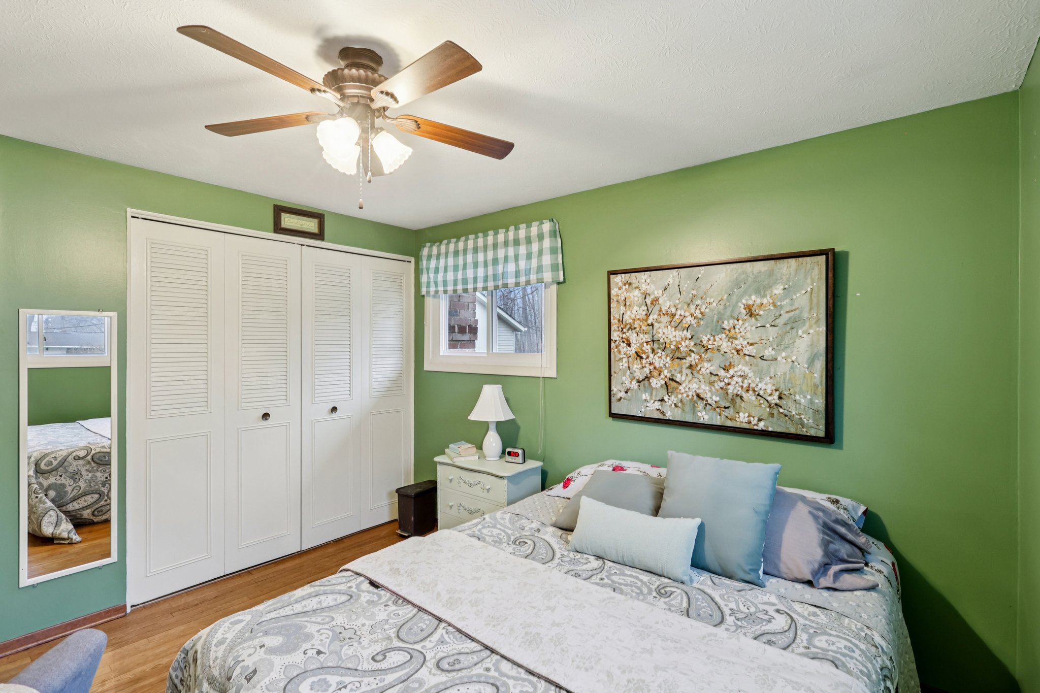 Parkhall Dr-S0503-028.jpg