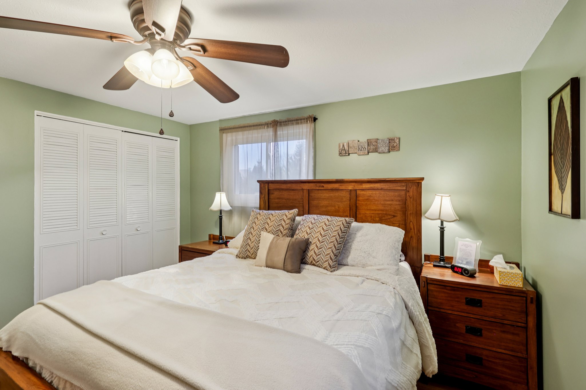 Parkhall Dr-S0503-031.jpg