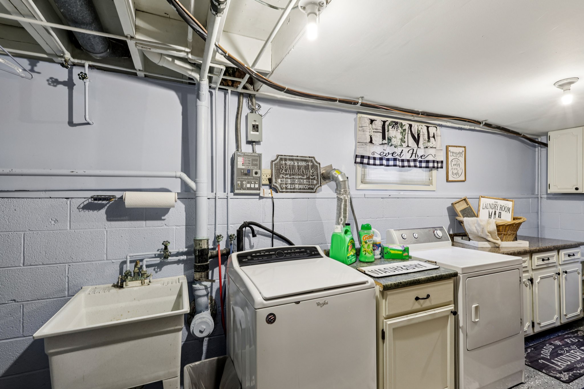 Parkhall Dr-S0503-041.jpg