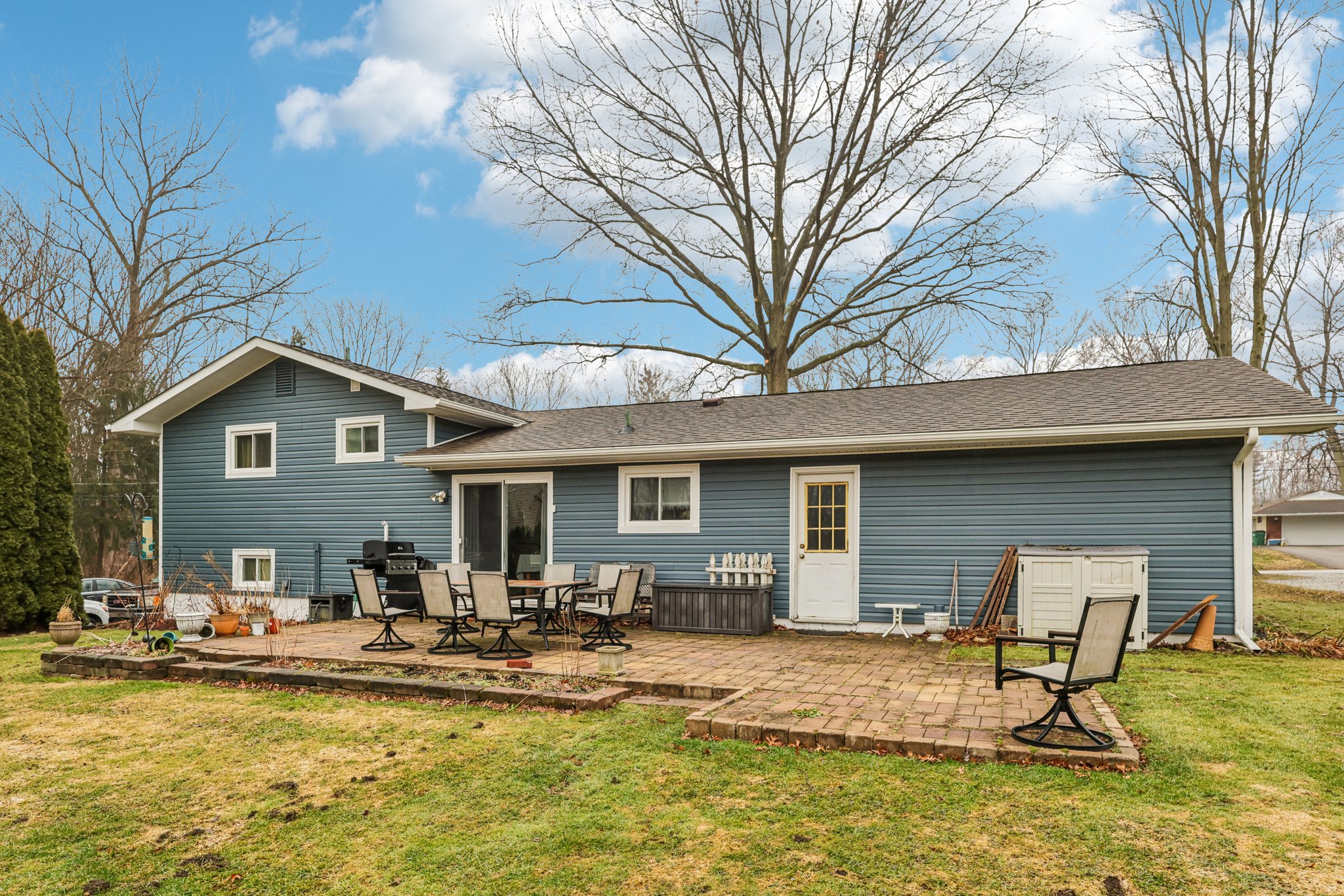 Parkhall Dr-S0503-046.jpg