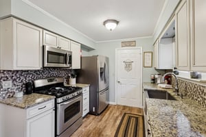 Parkhall Dr-S0503-017.jpg