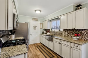 Parkhall Dr-S0503-018.jpg