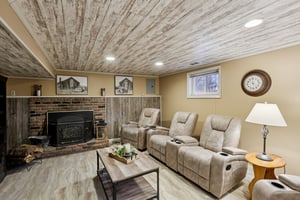 Parkhall Dr-S0503-037.jpg