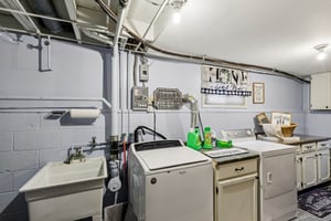 Parkhall Dr-S0503-041.jpg