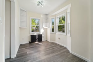 River Edge Ave-1305-005.jpg