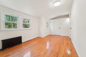 River Edge Ave-1305-027.jpg