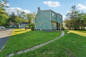 River Edge Ave-1305-039.jpg