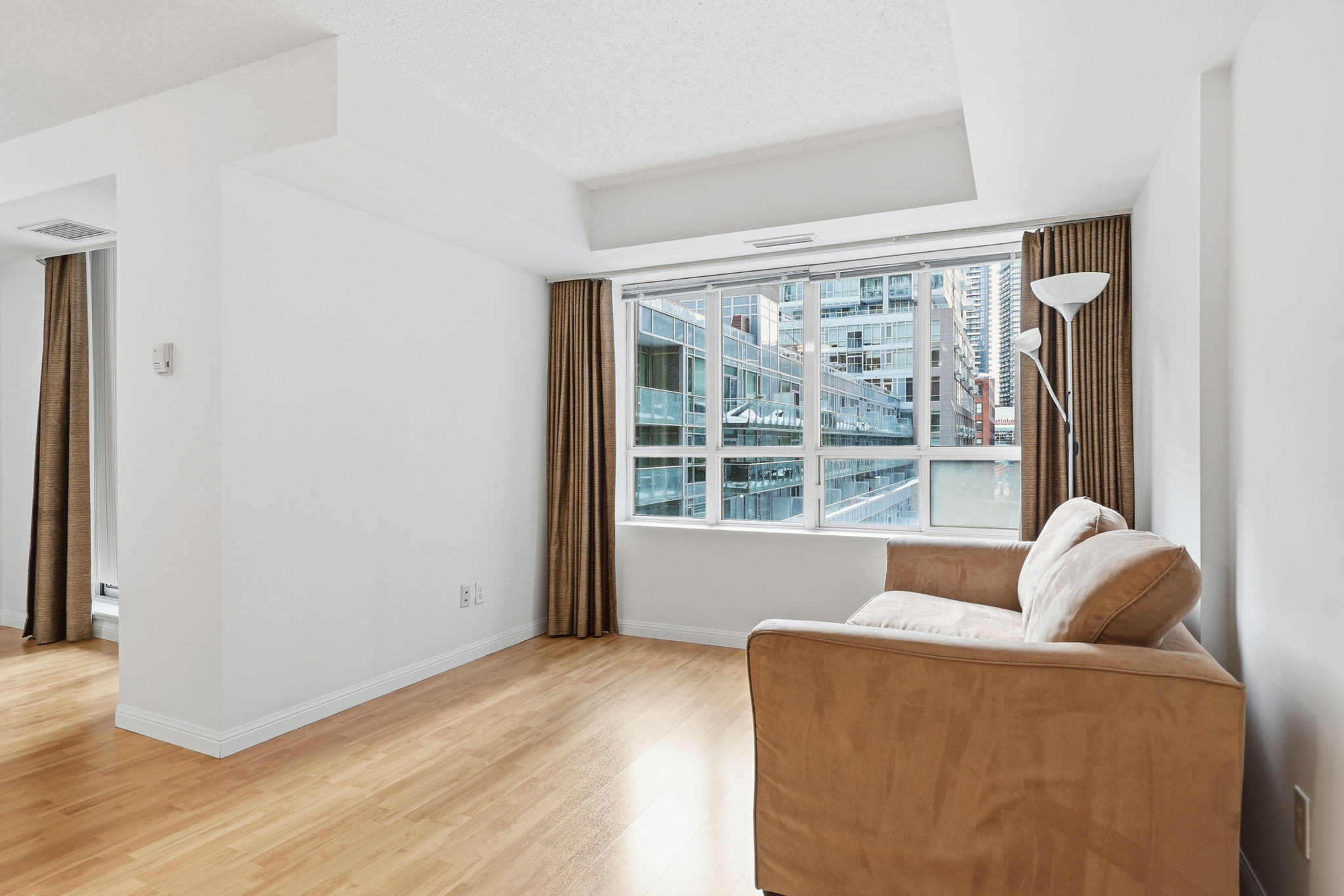 Toronto property showcase — delivered property photograph 14