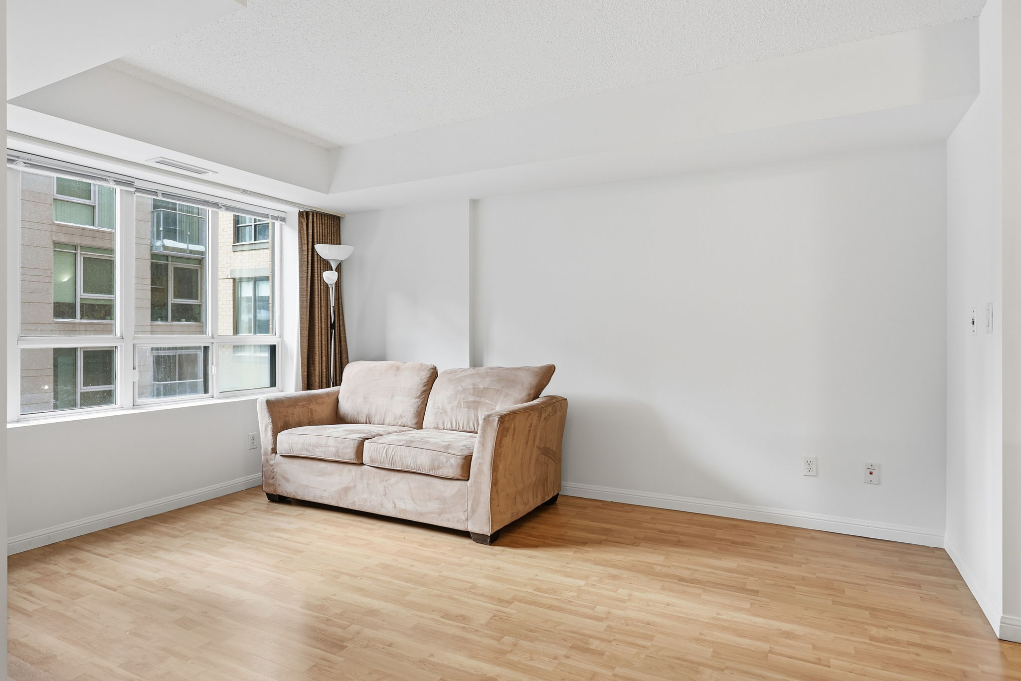 Toronto property showcase — delivered property photograph 15