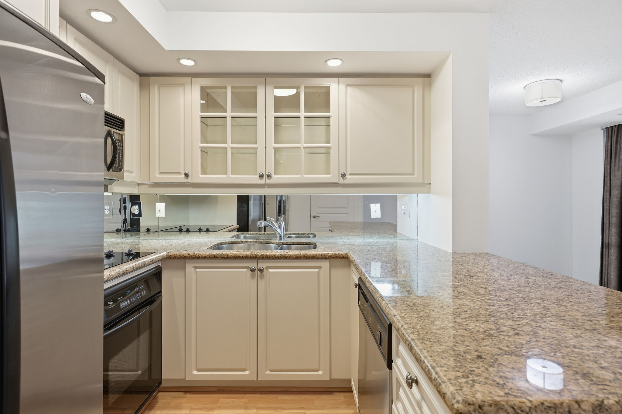 Toronto property showcase — delivered property photograph 25
