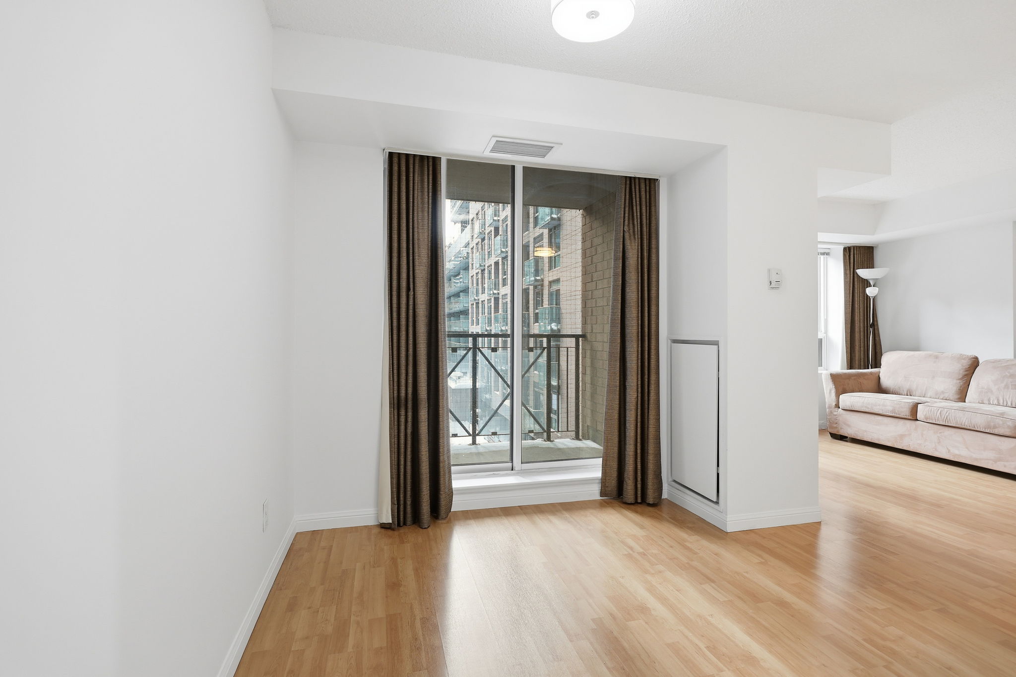 Toronto property showcase — delivered property photograph 31