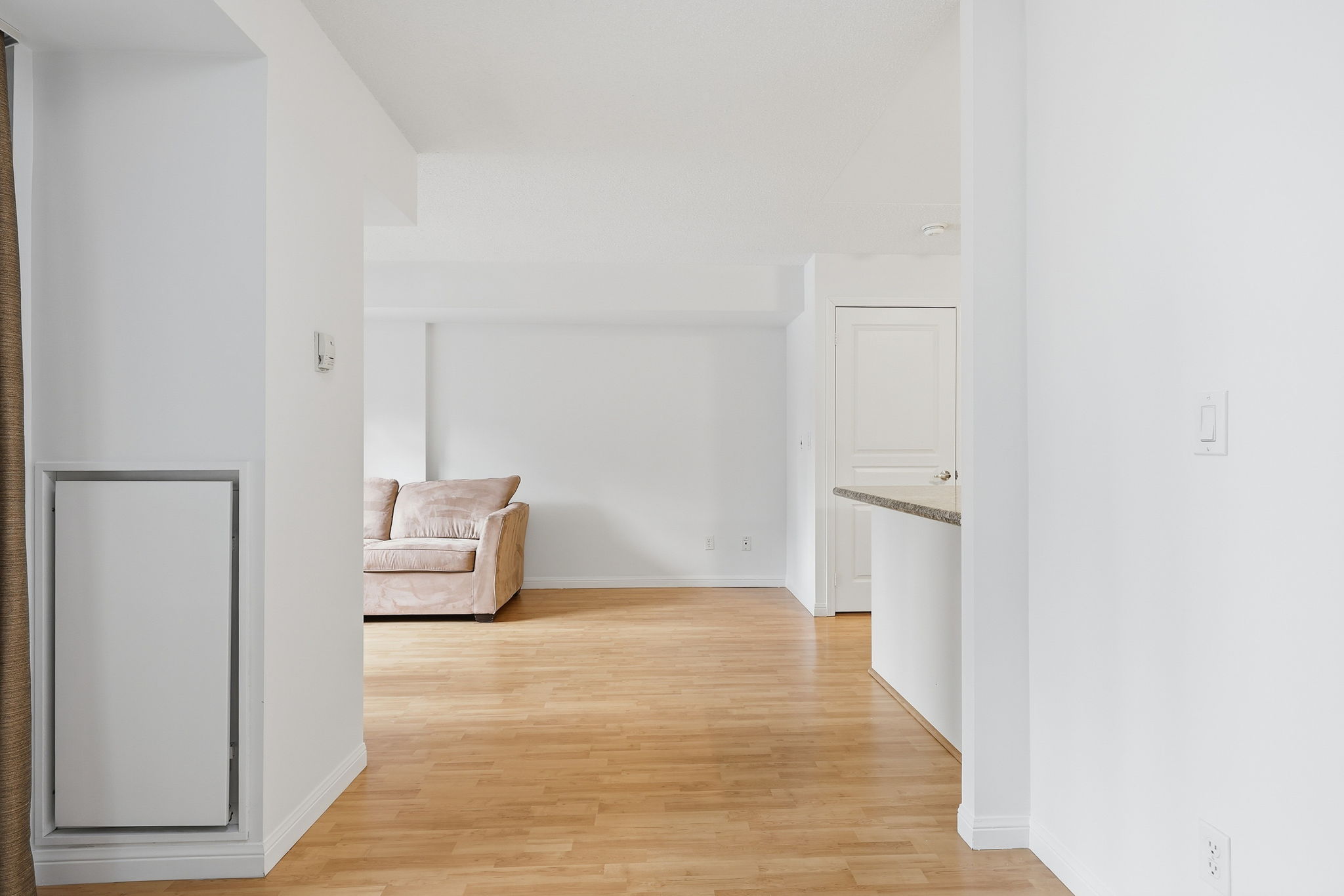Toronto property showcase — delivered property photograph 33