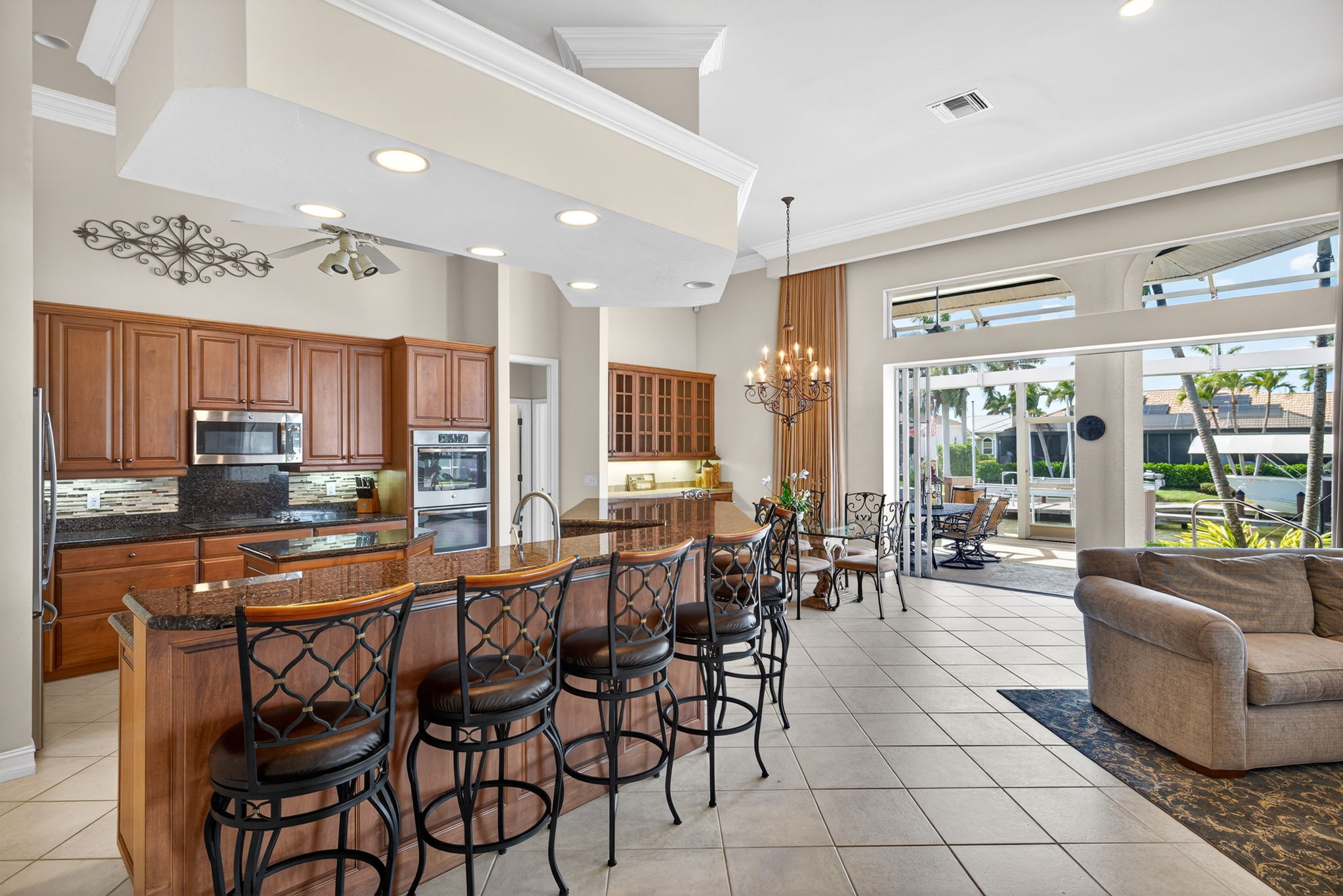Breakfast Bar 2 of 2