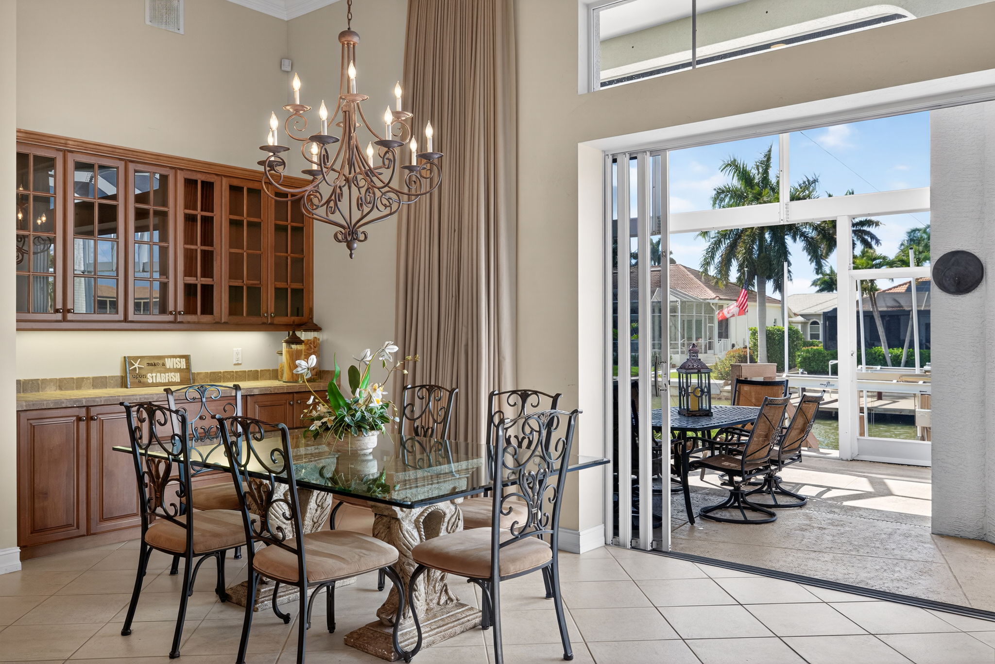 Dining Room 1 of 2
