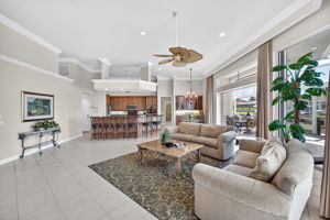 Living Room 3 of 5
