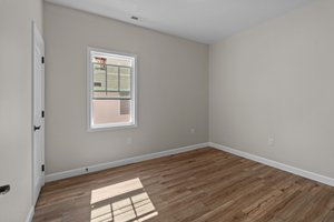  Photo 33