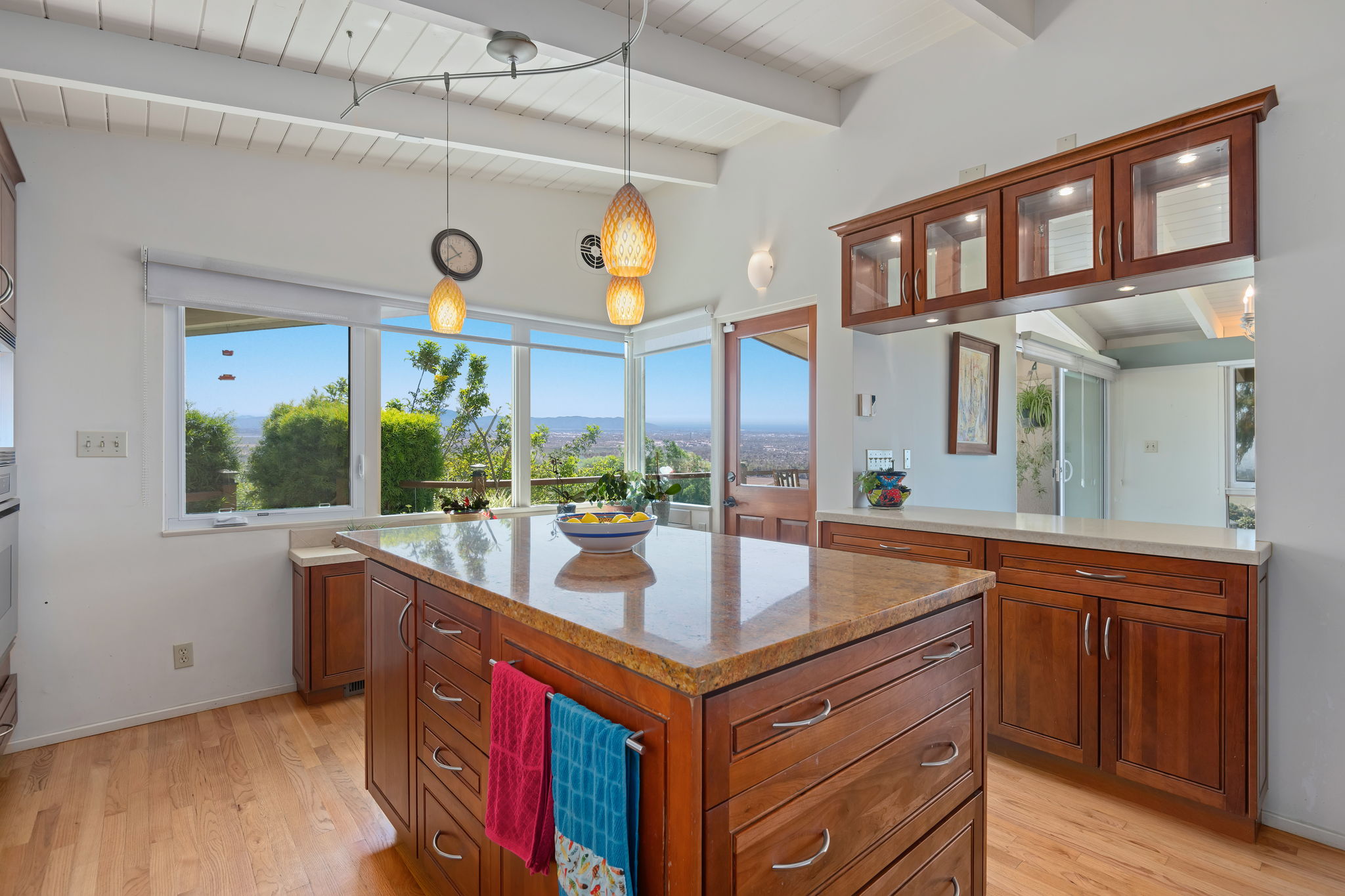 11 - Kitchen