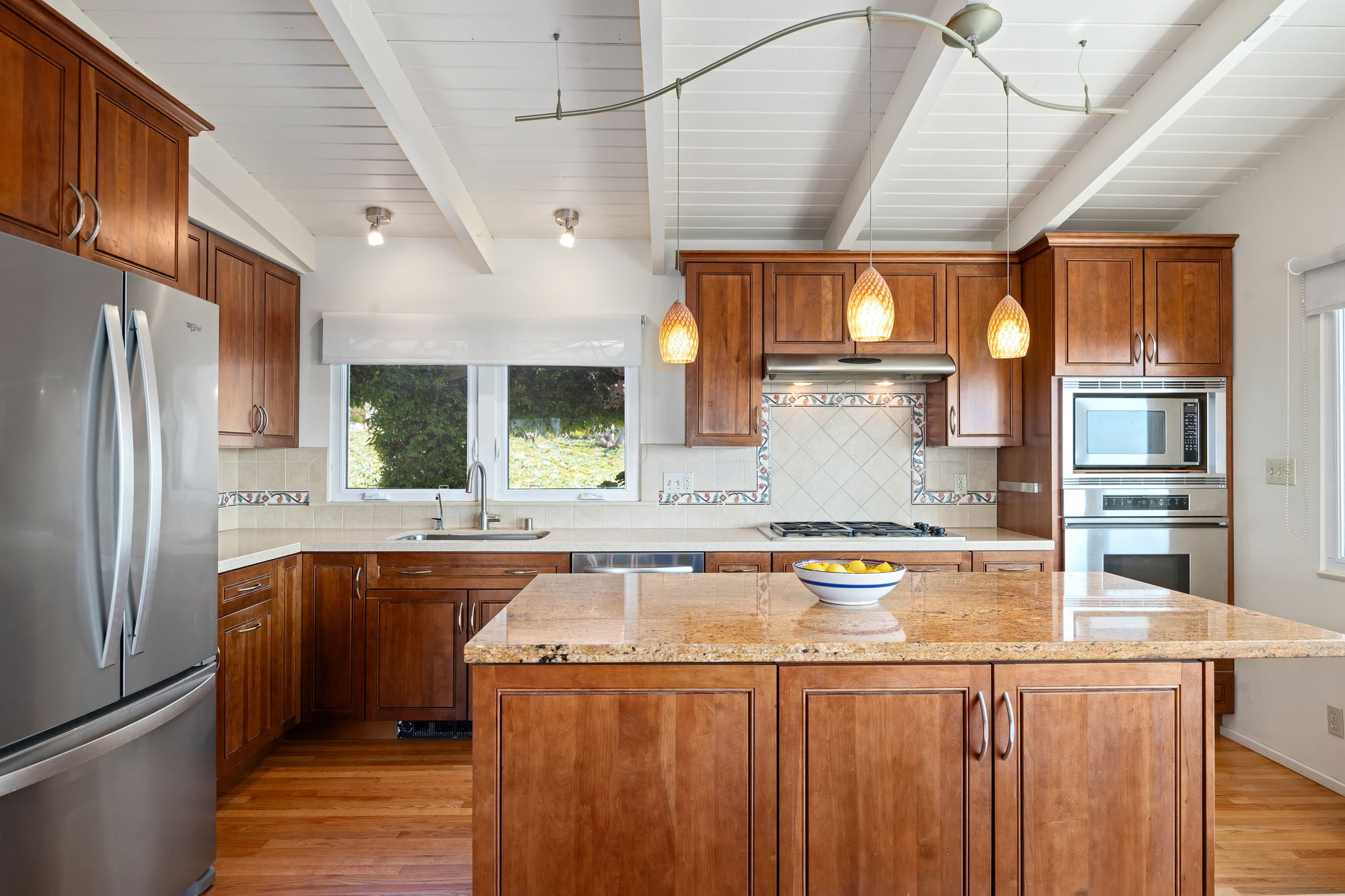 12 - Kitchen