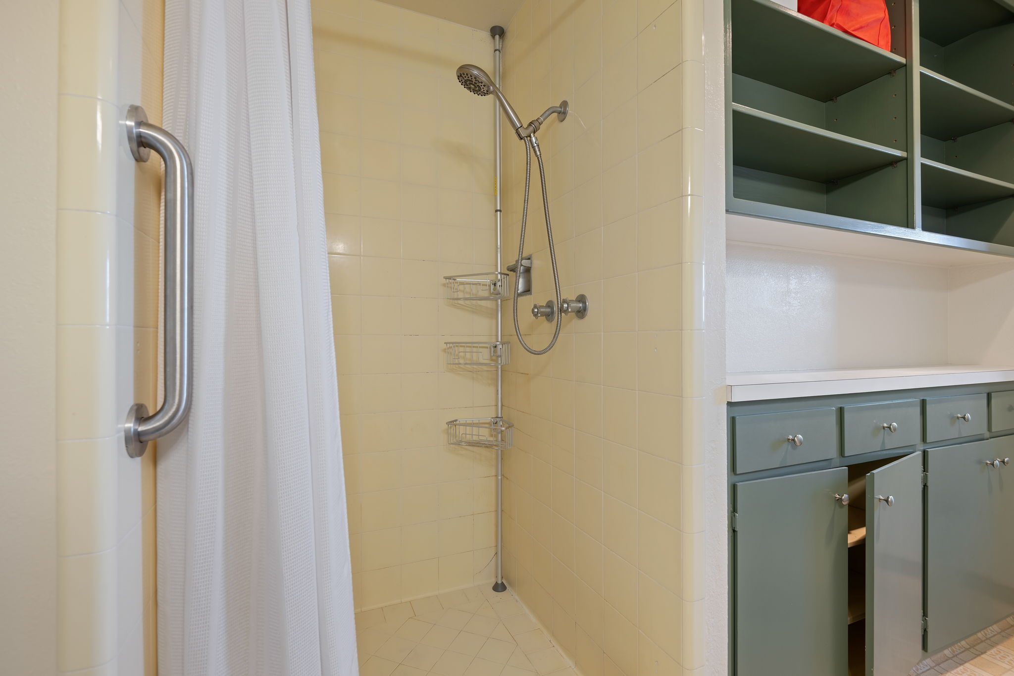 28 - Bathroom 3