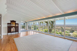 05 - Living Room