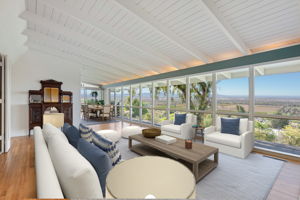 02 - Living Room (virtual staging)