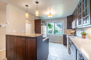 140 Victor Blvd, Hamilton-11