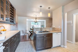 140 Victor Blvd, Hamilton-13